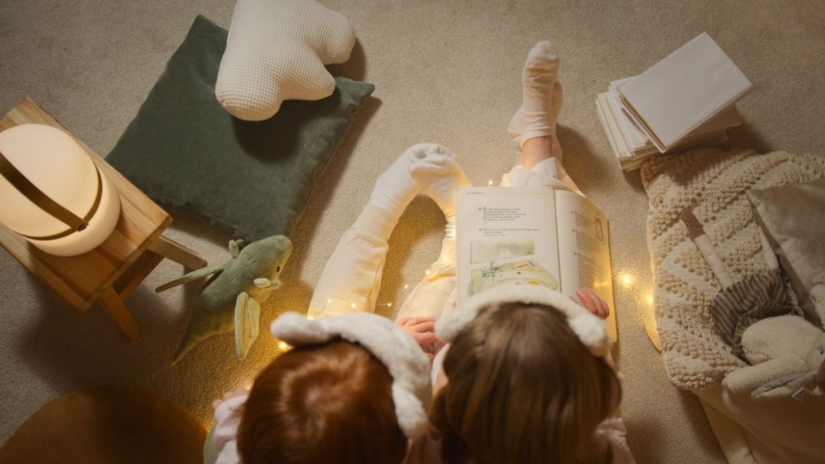 Дитячі книжки в затишному куточку